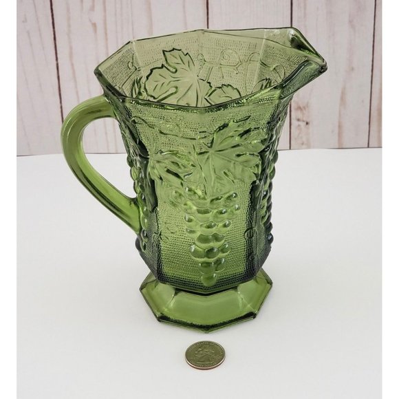 Green HARVEST GRAPE PITCHER Octagonal Paneled Sides Vtg Anchor Hocking Glass. - Picture 2 of 6
